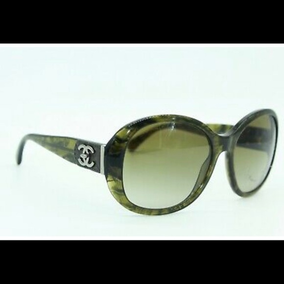 Auth Chanel quilted green black sunglasses w/ case